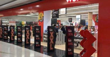 Palácio do Gelo Shopping com loja Worten