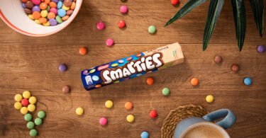 smarties in recyclable paper packaging  o scaled e