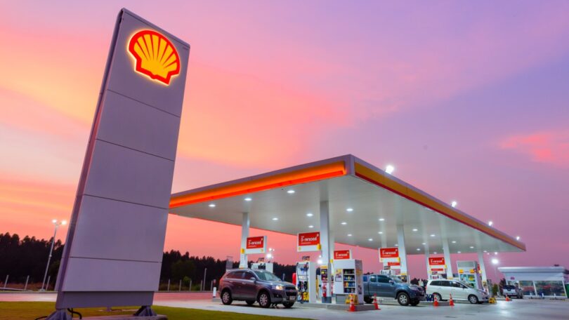 Um tribunal holandês condenou a Royal Dutch Shell a cortar as suas emissões de carbono em 45% até 2030, quando comparado com 2019. 