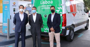 A DPD Portugal, em cooperação com a Mercedes-Benz Vans e a Repsol , quer reduzir a sua pegada carbónica de entregas em Lisboa.