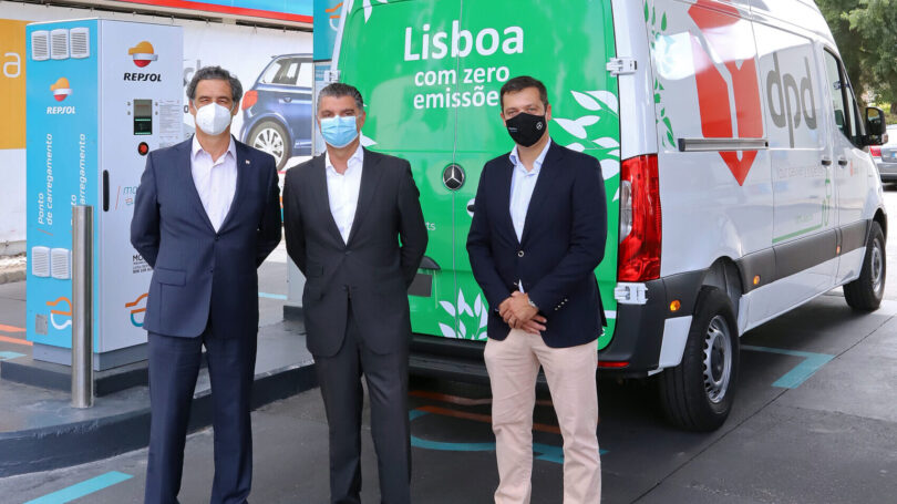 A DPD Portugal, em cooperação com a Mercedes-Benz Vans e a Repsol , quer reduzir a sua pegada carbónica de entregas em Lisboa.