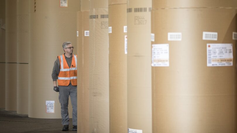 A DS Smith, empresa de packaging sustentável, quer reduzir em 40% as emissões de CO2 por tonelada de produto até 2030, face a 2019.