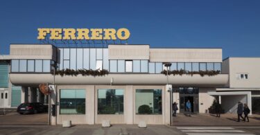 O Grupo Ferrero alcançou o seu objetivo de obter cacau de forma 100% sustentável, certificado por organizações como a Rainforest Alliance.
