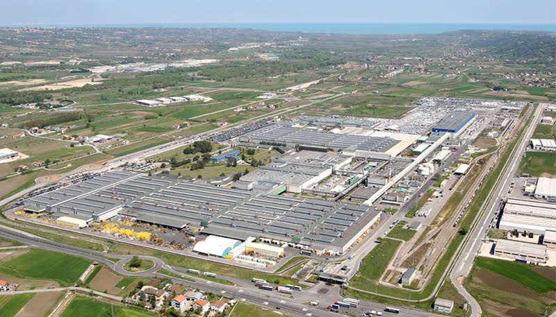 A FCA e PSA prolongam parceria nos VCL até 2023