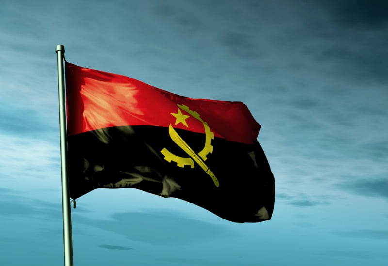 Angola bandeira Logística e Transportes Hoje