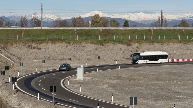 O “Arena Del Futuro”, circuito automóvel para testar, no terreno, um carregamento elétrico por indução dinâmica. 
