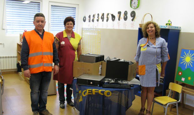 GEFCO doa material informático a instituições de Mangualde