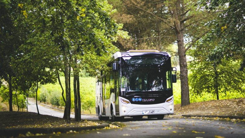 Autocarros ISUZU 100% elétricos testados em Guimarães