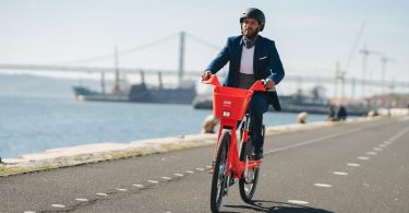 Uber promove utilização integrada com transportes públicos e bicicletas JUMP