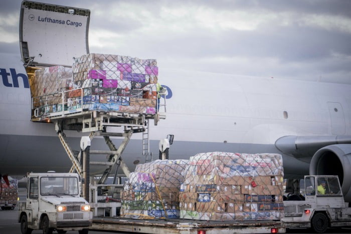 Lufthansa Cargo transporte de rosas