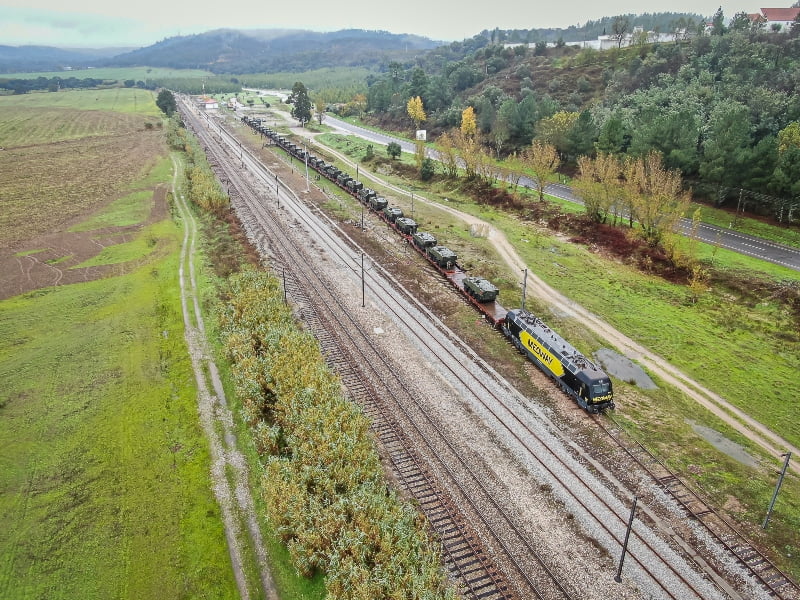 MEDWAY transporta 28 viaturas para o Exército Português