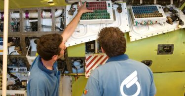 OGMA técnicos de aeronáutica