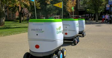 PepsiCo utiliza robôs para distribuir lanches em universidade