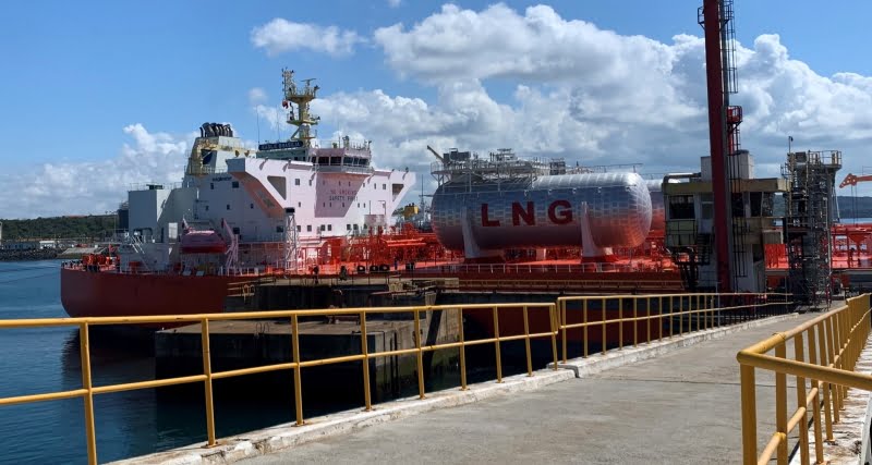 Porto de Sines recebe navio tanque movido a GNL