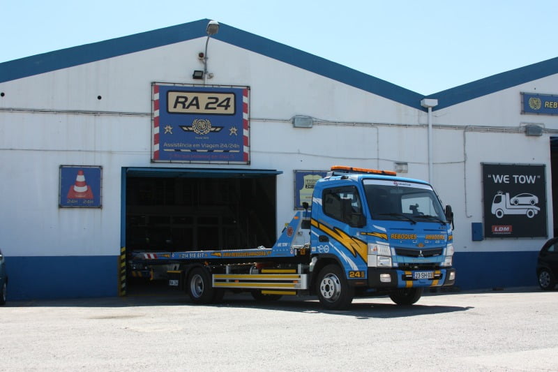 Reboques Amadora veículo híbrido Fuso Logística e Transportes Hoje