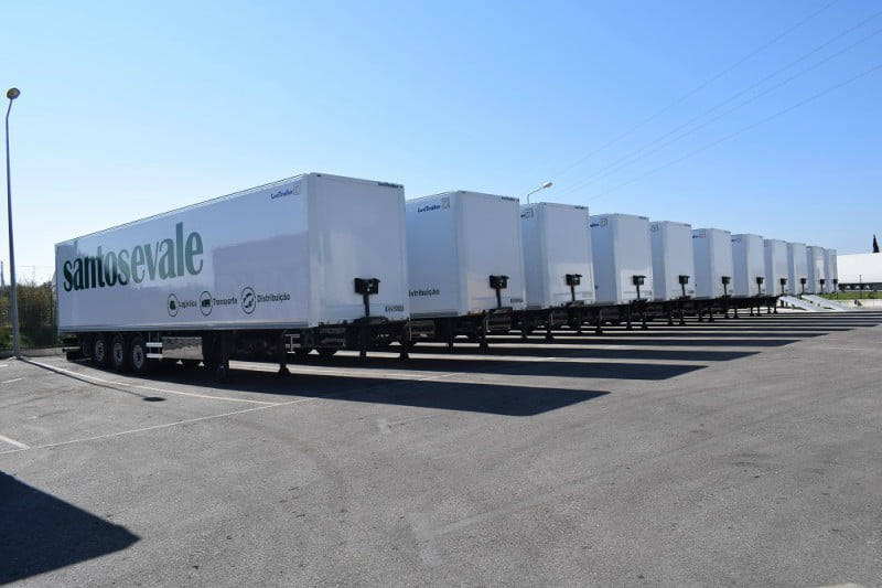 Reta entrega semirreboques à Santos & Vale