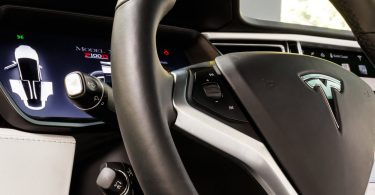 Tesla diz ‘Olá’ ao Porto