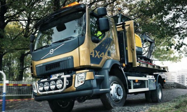 Volvo lança novo Volvo FL 4x4
