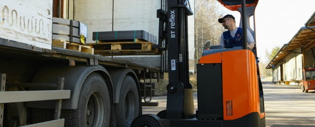 Toyota lança empilhadores para aplicações interiores e exteriores