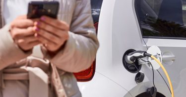 A Visa anunciou estar a apelar à padronização dos sistemas de pagamentos em pontos de carregamento de veículos elétricos (EV) na Europa.