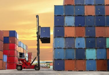 Os preços médios dos contentores na Europa subiram 57% entre janeiro e abril deste ano, de 1348 dólares para 2119 dólares.