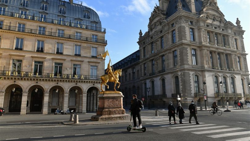 Paris vai banir trotinetes elétricas partilhadas a partir de setembro
