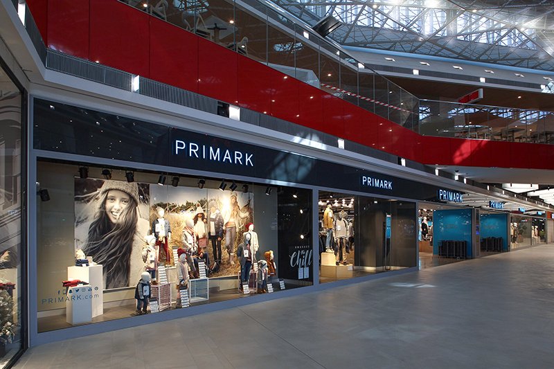 Nos últimos 12 meses, dois terços (66%) das roupas vendidas na Primark foram produzidas com materiais reciclados ou de origem mais sustentável.