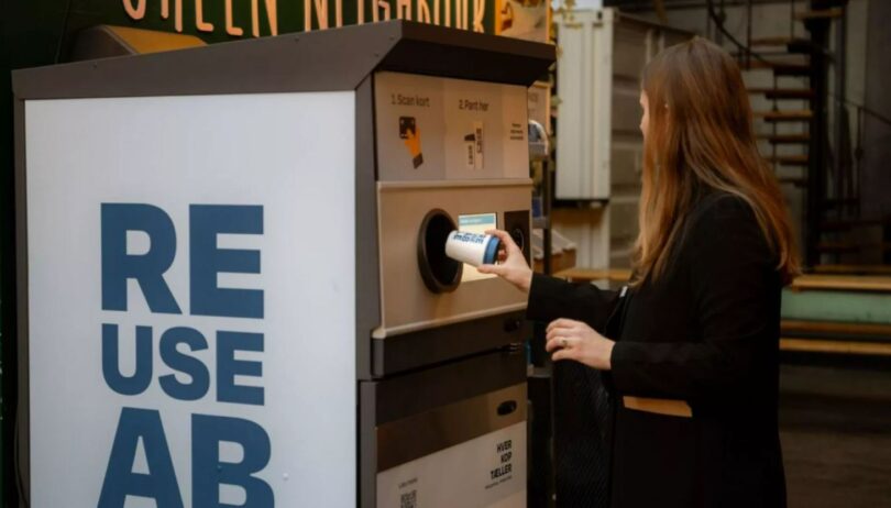 Cidade dinamarquesa paga aos cidadãos para devolverem copos descartáveis de café