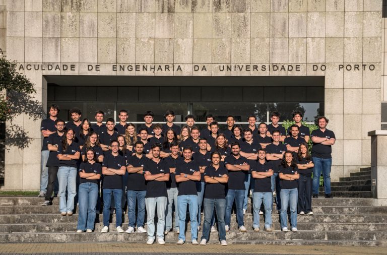 Universidade do Porto apresenta barco solar com casco 100% natural