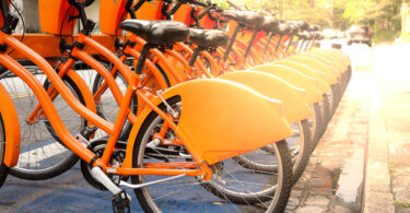 Partilha de bicicletas gera 305 milhões de euros em benefícios anuais na Europa
