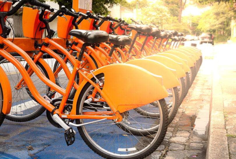 Partilha de bicicletas gera 305 milhões de euros em benefícios anuais na Europa