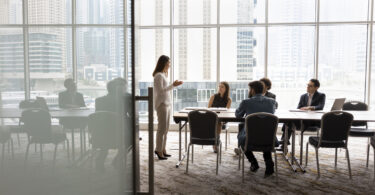 Presença de mulheres nos órgãos de gestão das empresas atinge máximos históricos em Portugal