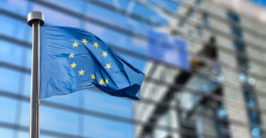 UE apresenta nova estratégia para reforçar liderança mundial em clima e energia