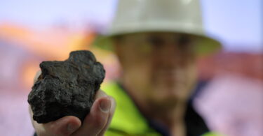 UE em risco de falhar metas climáticas por falta de matérias-primas