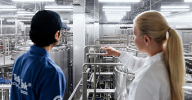 Modernização de equipamentos pode reduzir até 49% das emissões no setor dos lacticínios