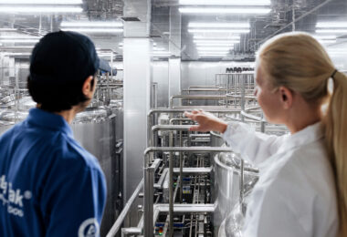 Modernização de equipamentos pode reduzir até 49% das emissões no setor dos lacticínios